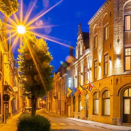 Albion Hotel Ипер Екстериор снимка