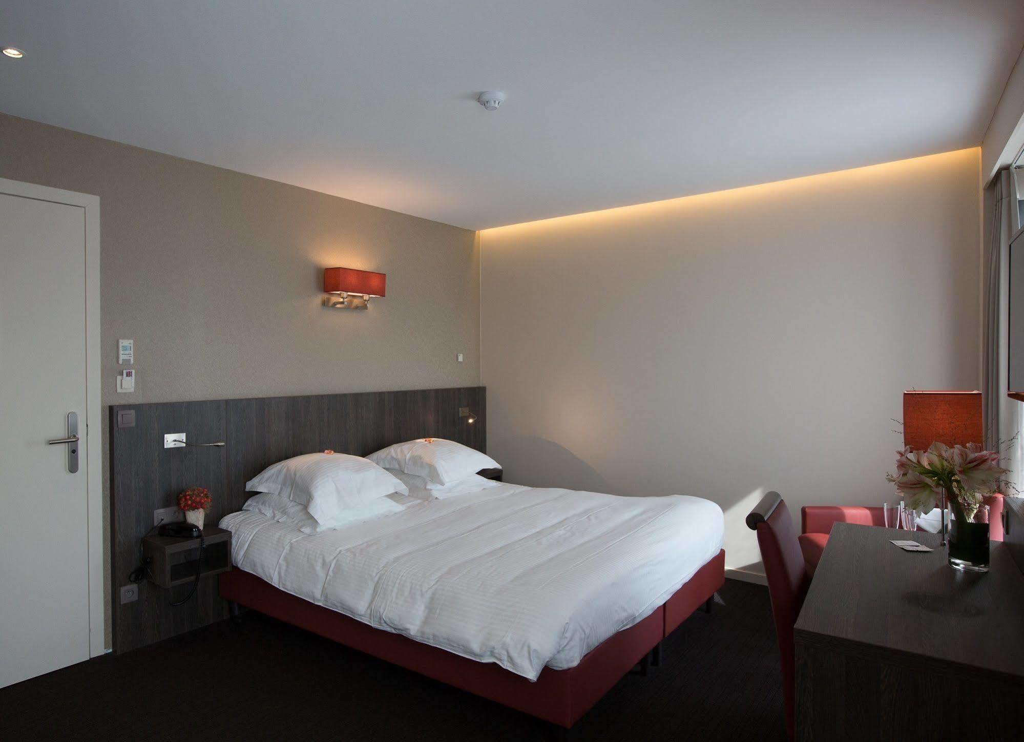 Albion Hotel Ипер Екстериор снимка