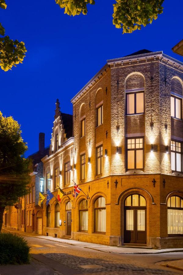 Albion Hotel Ипер Екстериор снимка