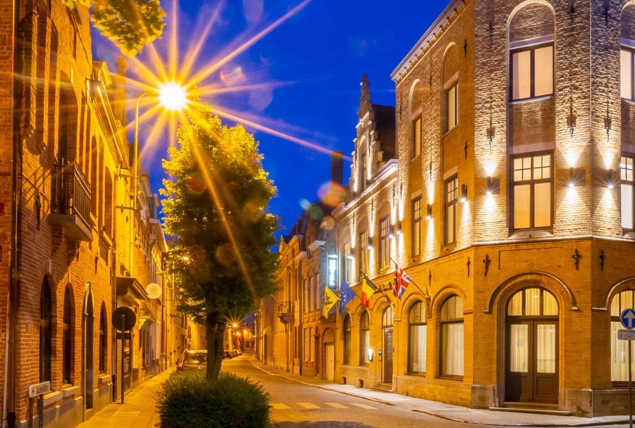 Albion Hotel Ипер Екстериор снимка